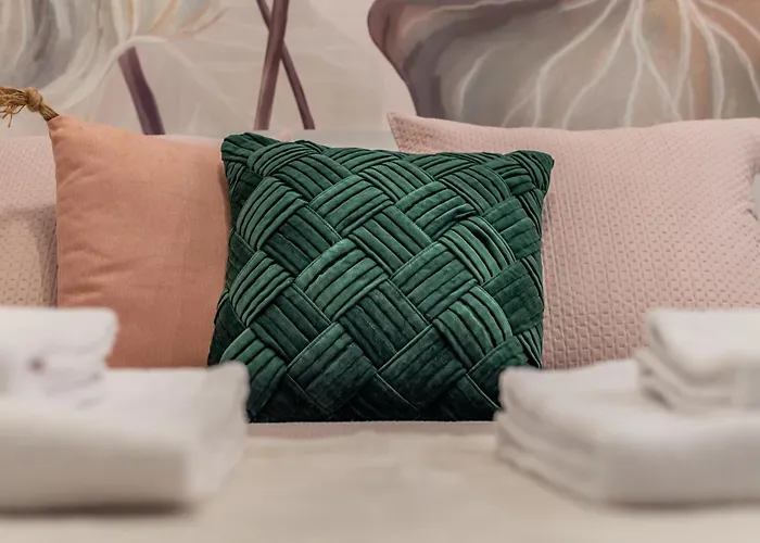 Alocasia Dream アパート